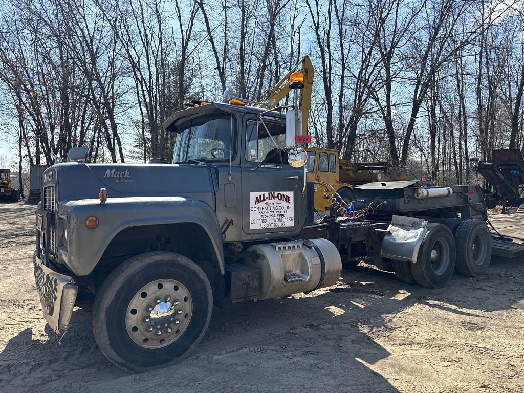 Image of Mack R688ST Primary image
