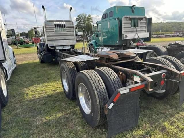 Image of Mack R690ST equipment image 3