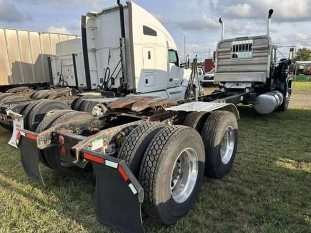 Image of Mack R690ST equipment image 2