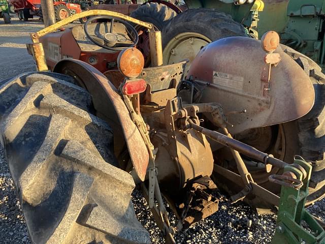 Image of Massey Ferguson 245 equipment image 3