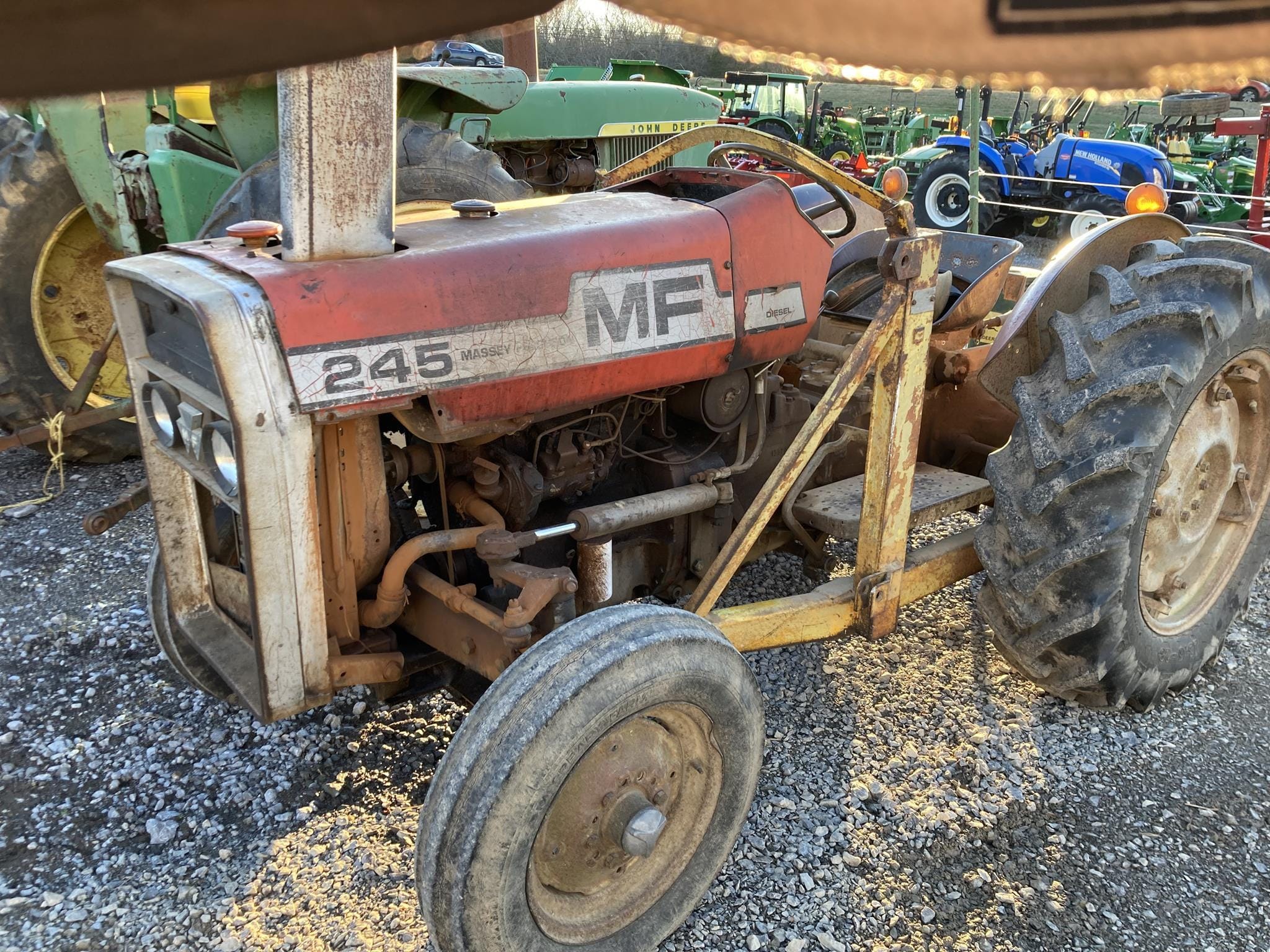 1985 Massey Ferguson 245 Equipment Image0