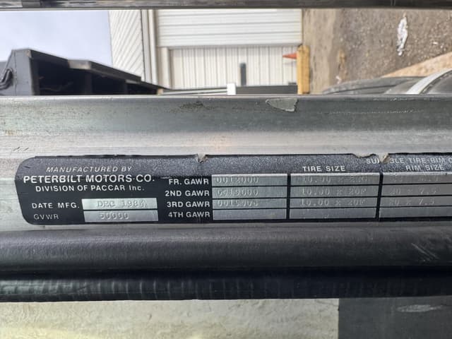 Image of Peterbilt 359 equipment image 4