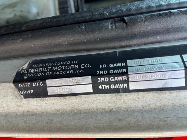 Image of Peterbilt 359 equipment image 4