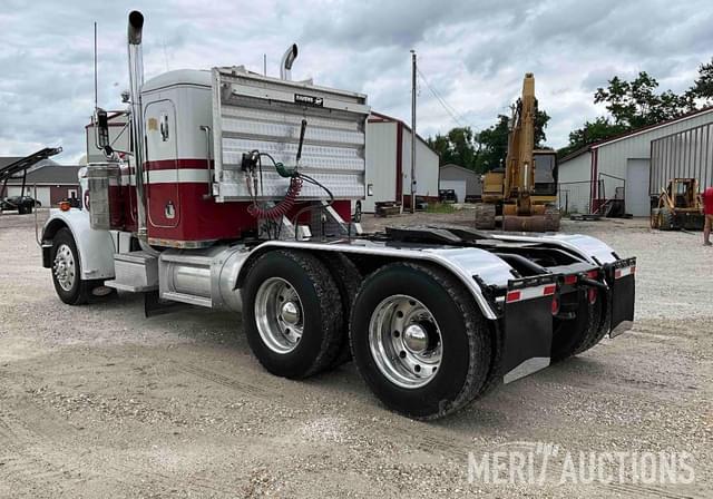 Image of Peterbilt 359 equipment image 2