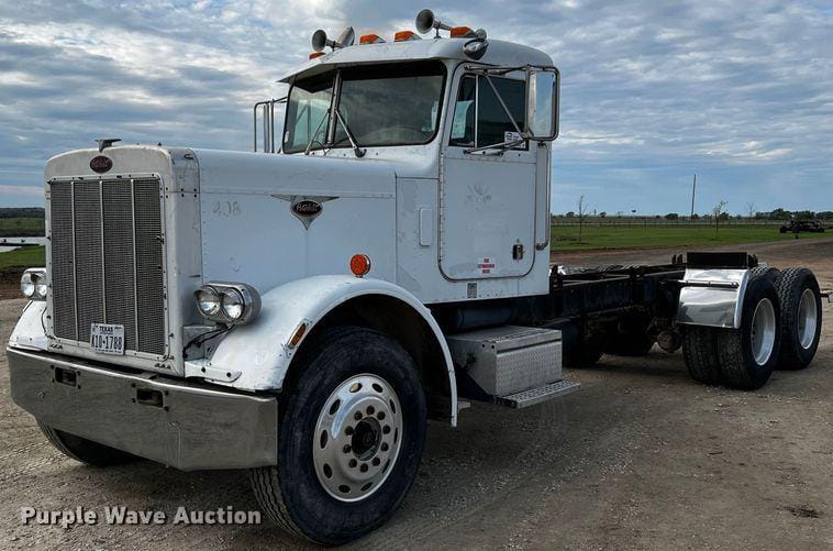 SOLD - 1985 Peterbilt 359 truck cab and chassis Other