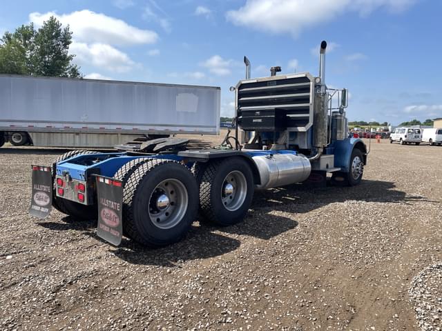 Image of Peterbilt 359 equipment image 4