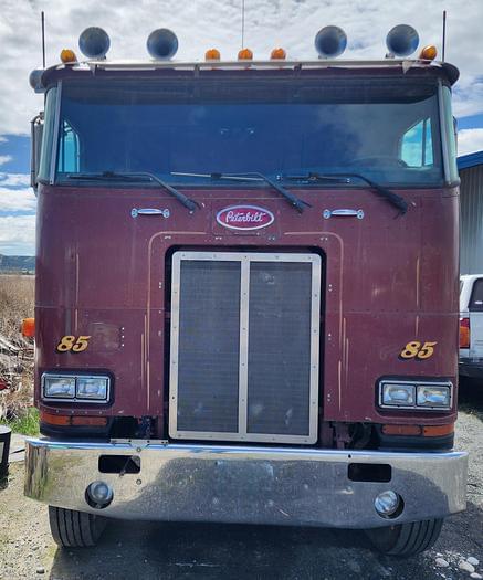 Image of Peterbilt 362 equipment image 1