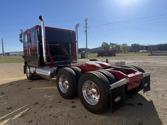 Image of Peterbilt 362 equipment image 3