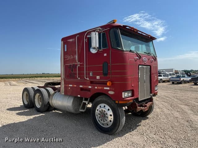 Image of Peterbilt 362 equipment image 2