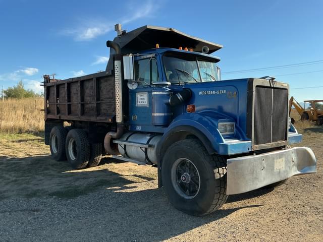 Image of Western Star 4800 equipment image 2
