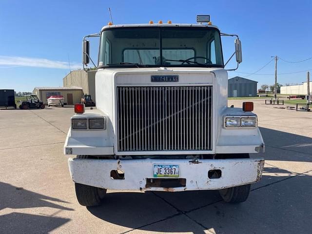 Image of White Conventional equipment image 1