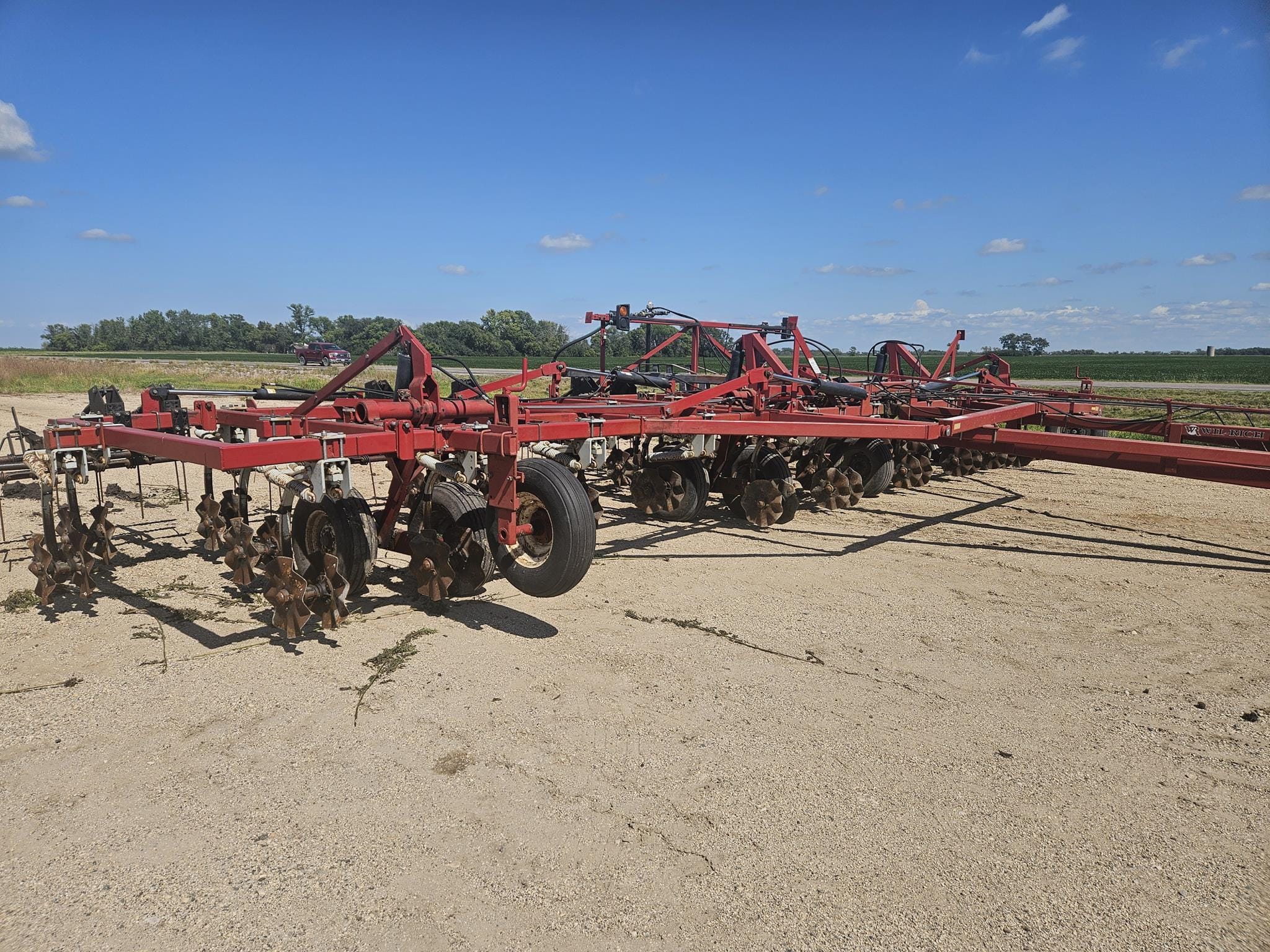 1985 Wil-Rich 4830 Equipment Image0