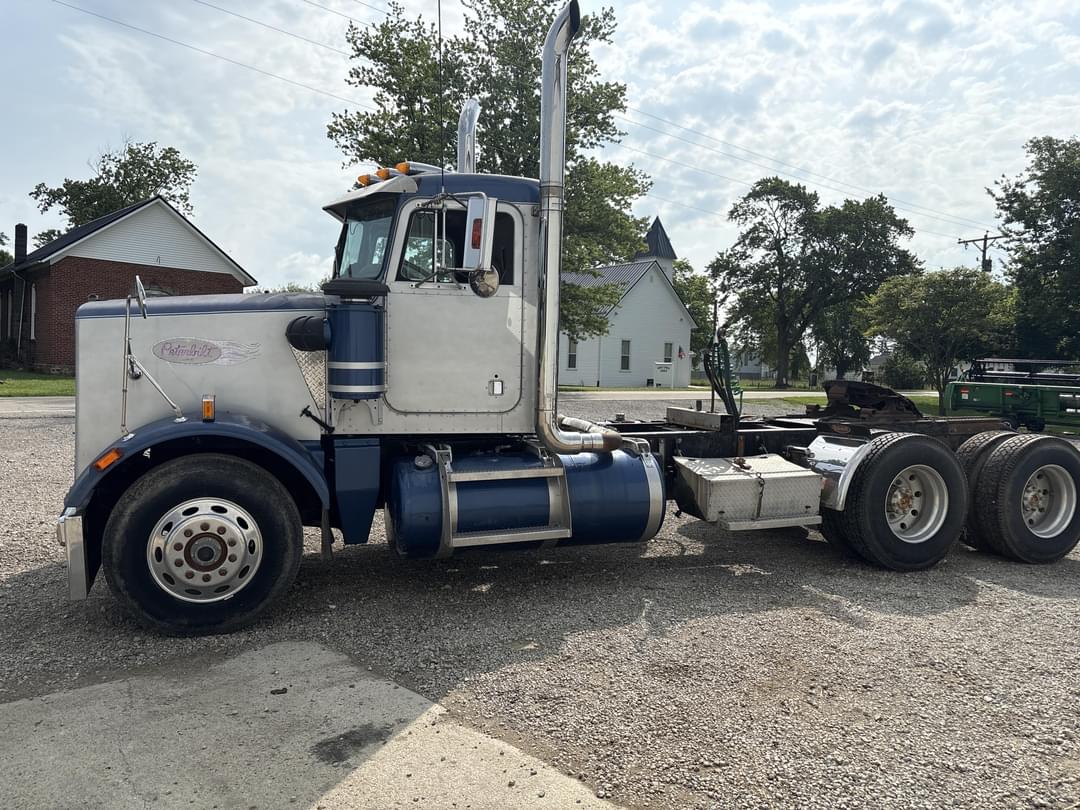 Image of Peterbilt 349 Primary image