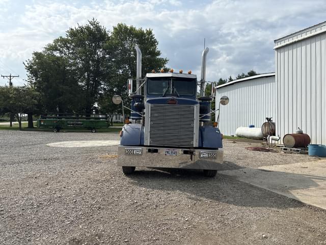 Image of Peterbilt 349 equipment image 2