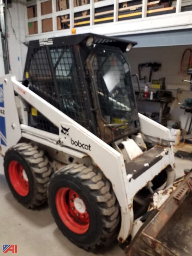 Image of Bobcat 742 equipment image 2