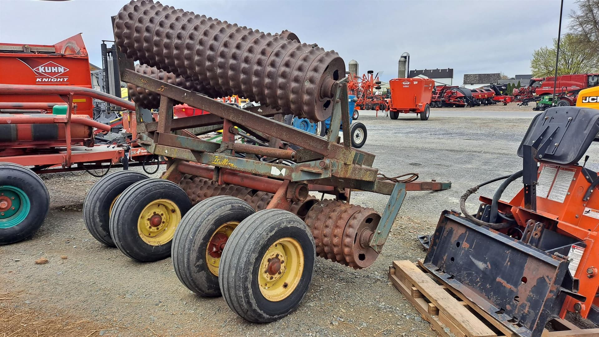 Nylint Bulldozer BRILLION 2D-110 Farm Implement – NEW Landoll Packer ...