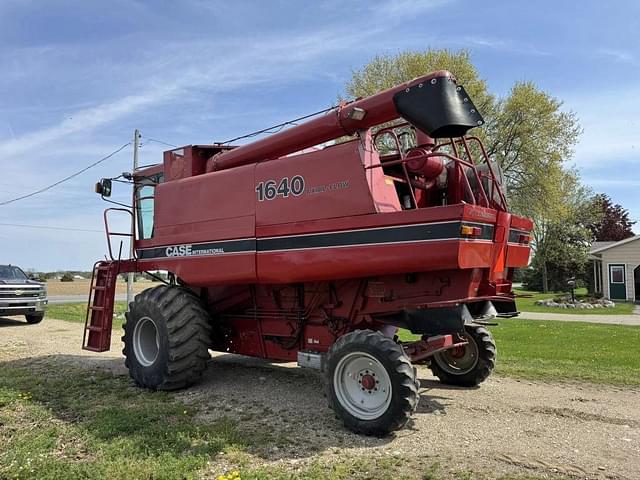 Image of Case IH 1640 equipment image 2