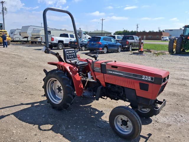 Image of Case IH 235 equipment image 4