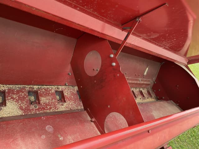 Image of Case IH 5100 equipment image 2
