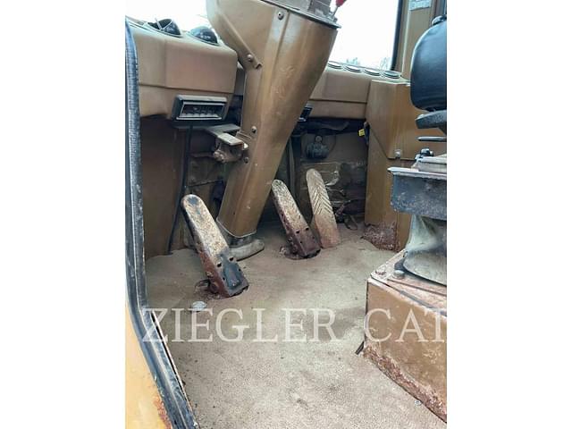 Image of Caterpillar 916 equipment image 3