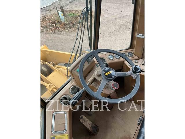Image of Caterpillar 916 equipment image 4