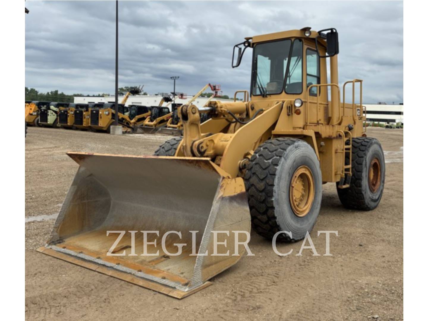 1986 Caterpillar 950 Equipment Image0
