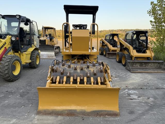 Image of Caterpillar CP-323 equipment image 4