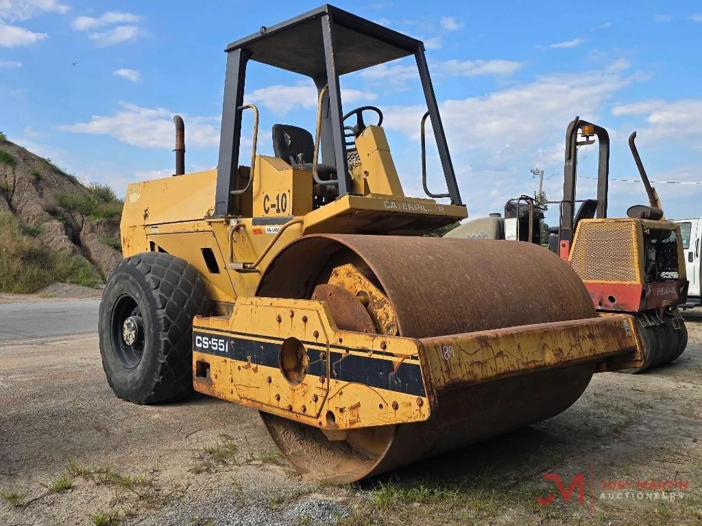 1986 Caterpillar CS-551 Equipment Image0