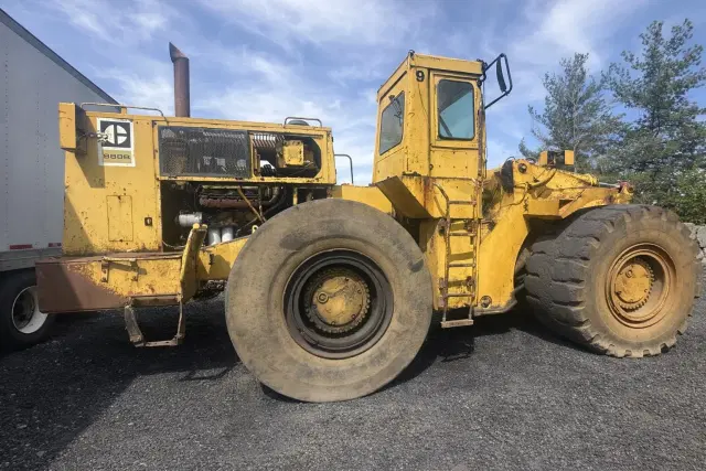 Image of Caterpillar 988B equipment image 4
