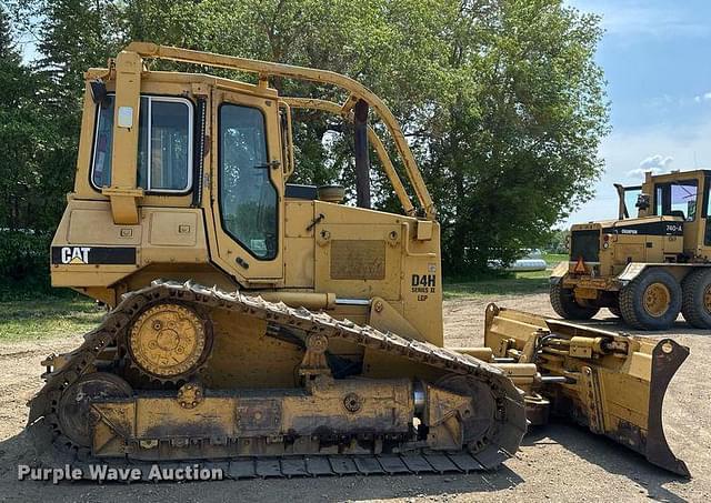 Image of Caterpillar D4H equipment image 3