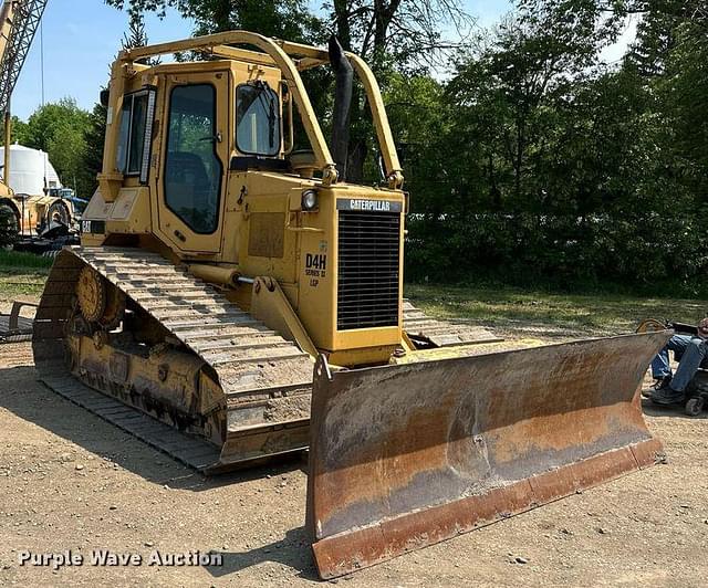 Image of Caterpillar D4H equipment image 2