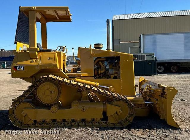 Image of Caterpillar D4H equipment image 3