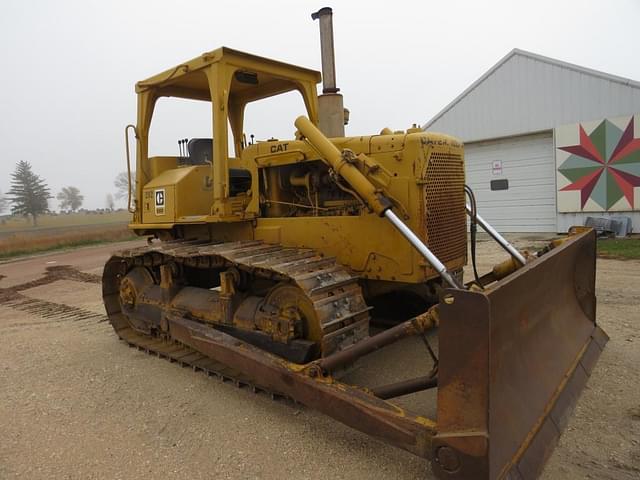 Image of Caterpillar D6 equipment image 3