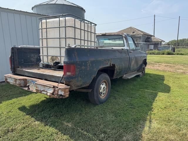 Image of Chevrolet C20 equipment image 3