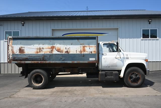 Image of Chevrolet C70 equipment image 1