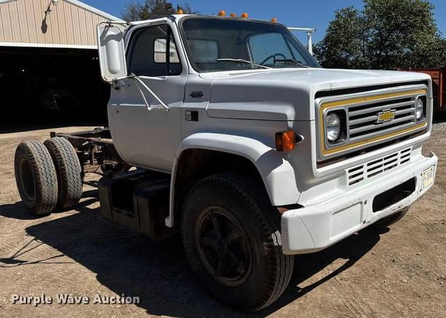 Image of Chevrolet C70 equipment image 2