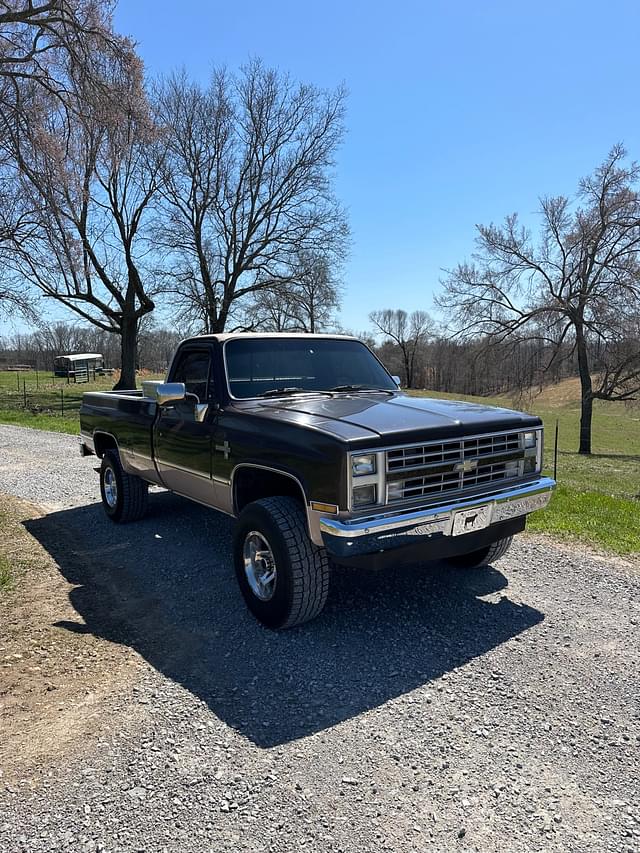Image of Chevrolet K-10 equipment image 4
