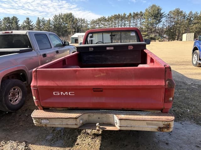 Image of Chevrolet 2500 equipment image 3