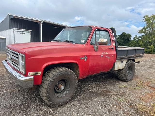 Image of Chevrolet Silverado 10 equipment image 3
