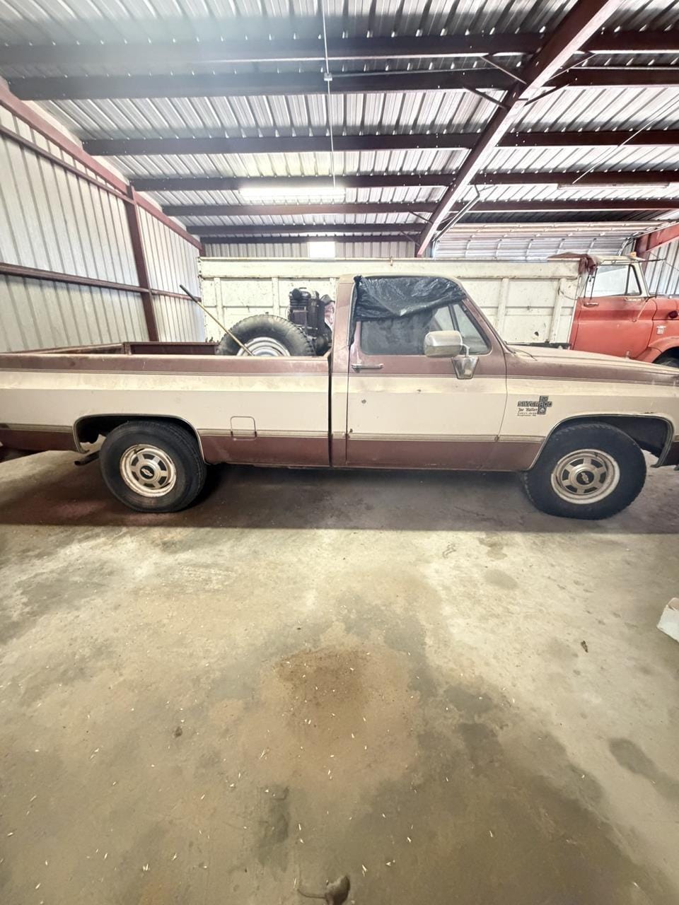 1986 Chevrolet Custom Deluxe Silverado 20 Equipment Image0