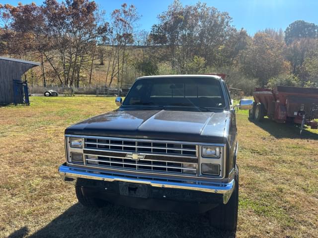 Image of Chevrolet Silverado equipment image 1