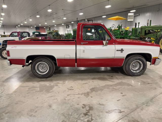 Image of Chevrolet C10 equipment image 3