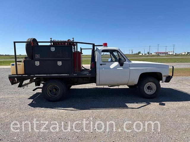 Image of Chevrolet C30 equipment image 3