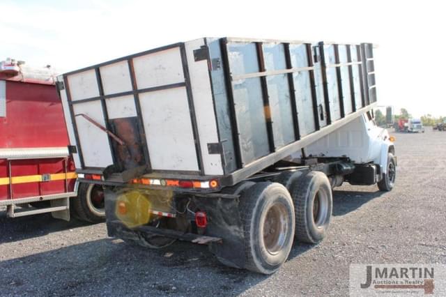 Image of Chevrolet C70 equipment image 2