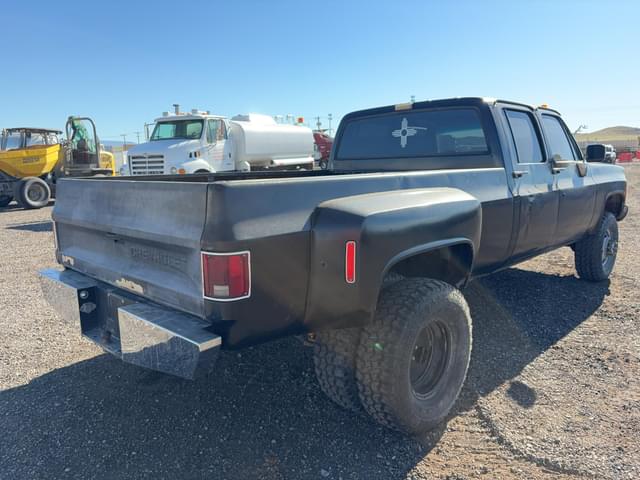 Image of Chevrolet K-30 equipment image 2