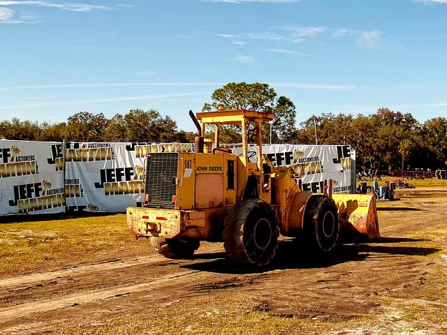 Image of John Deere 544D equipment image 4