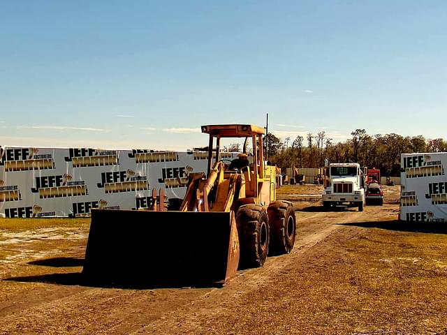 Image of John Deere 544D equipment image 1