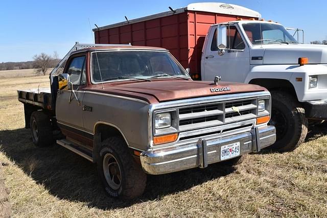 Image of Dodge Ram 1500 equipment image 2