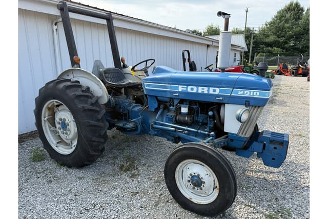 Image of Ford 2910 equipment image 2