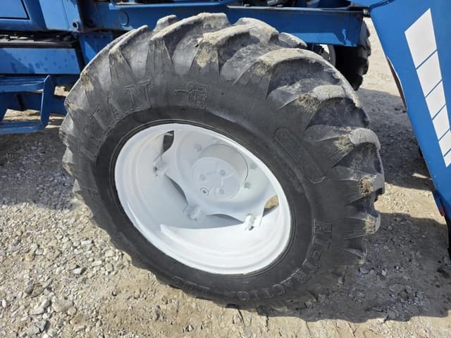 Image of Ford 7710 equipment image 3